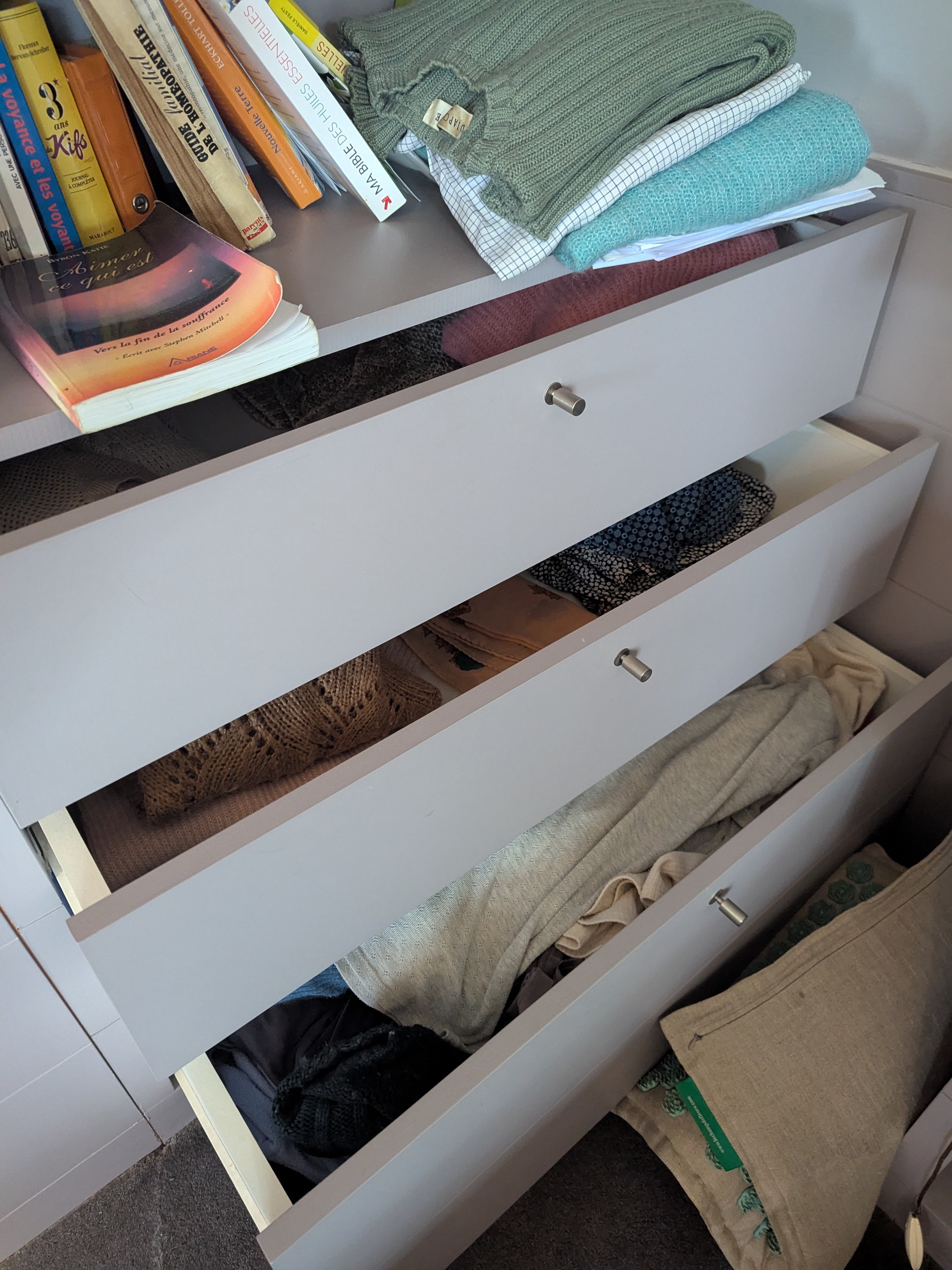 Commode grise avant